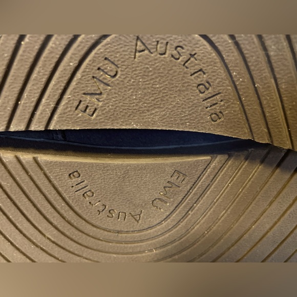 EMU Australian Suede Boots.. - Picture 8 of 12
